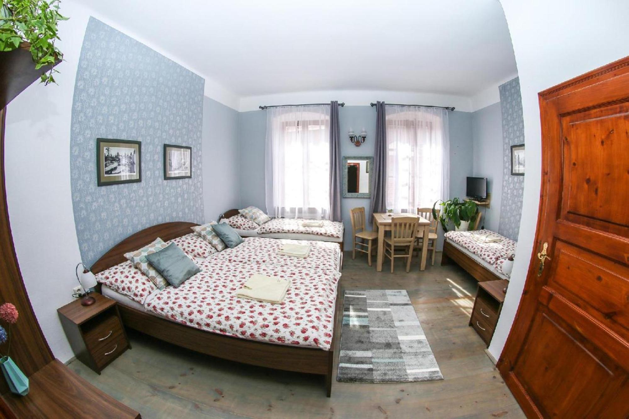 Mini Hotel Abraka & Apartments Český Krumlov Exteriör bild