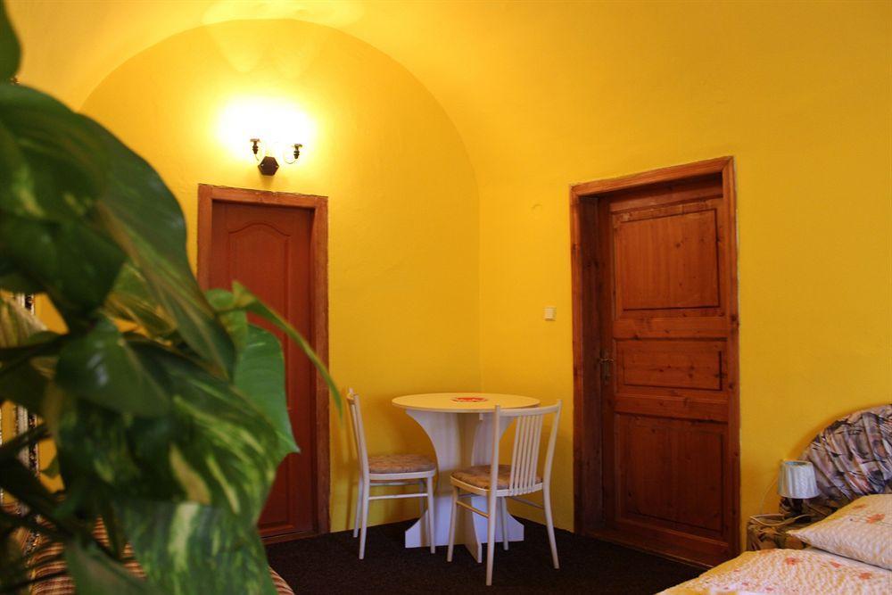 Mini Hotel Abraka & Apartments Český Krumlov Exteriör bild