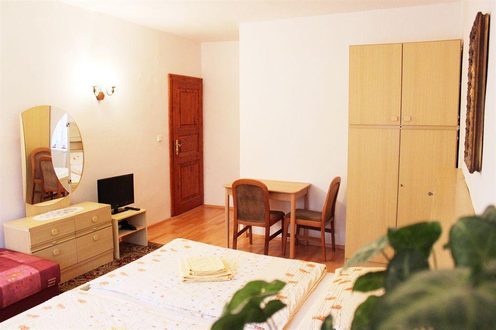 Mini Hotel Abraka & Apartments Český Krumlov Exteriör bild