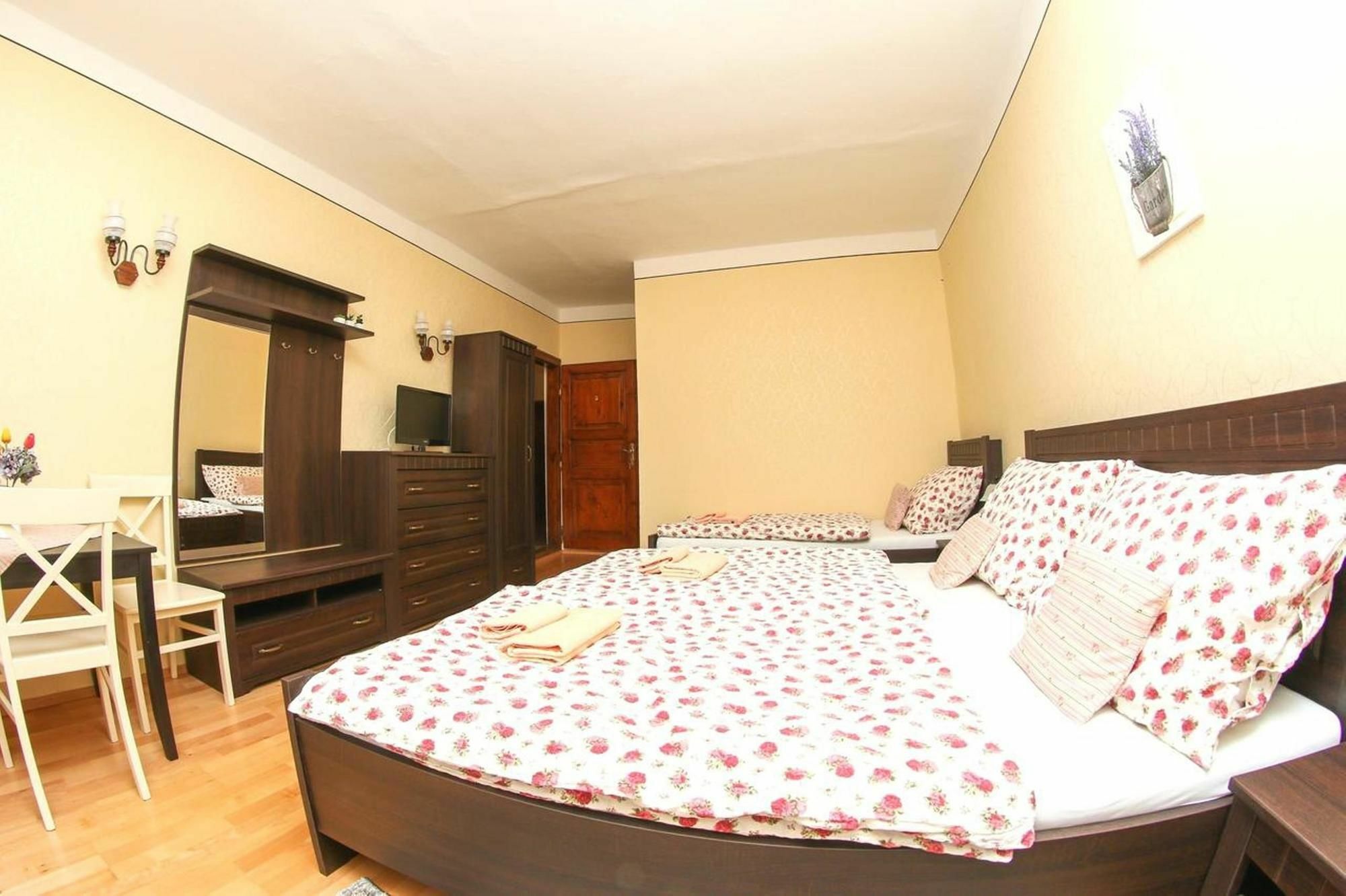 Mini Hotel Abraka & Apartments Český Krumlov Exteriör bild